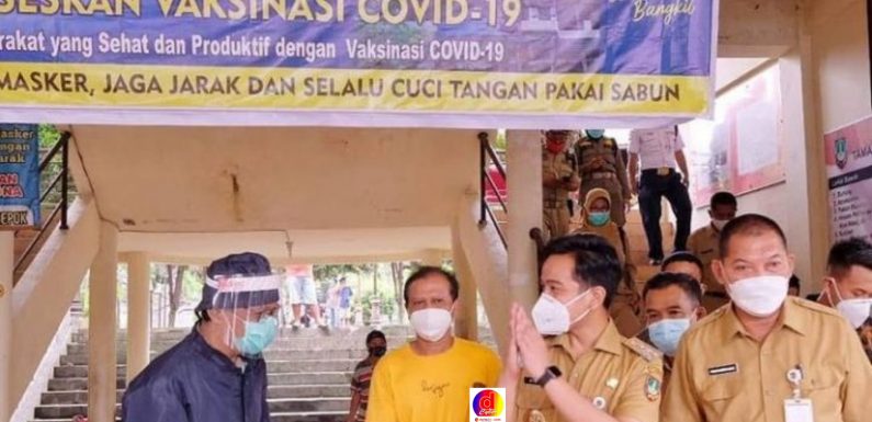 Walikota Solo Sambangi Pasar Burung Depok: 380 Pedagang Siap untuk Divaksin Covid-19